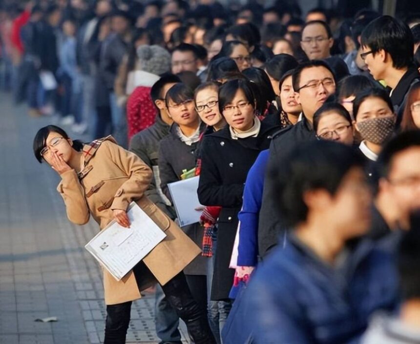 China's youth unemployment crisis: A growing challenge for the government